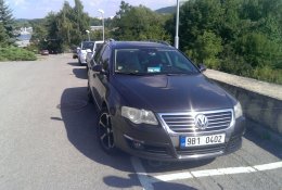 Otevření modelu Volkswagen Passat bez poškození